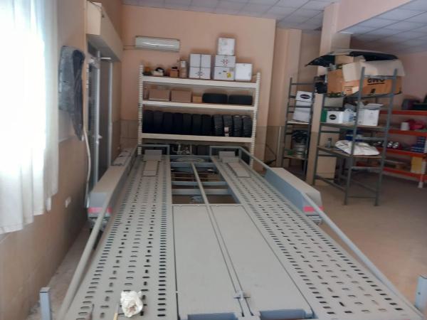 Local en calle Elda, 12