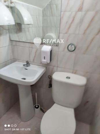 Local en calle Tomas Capelo