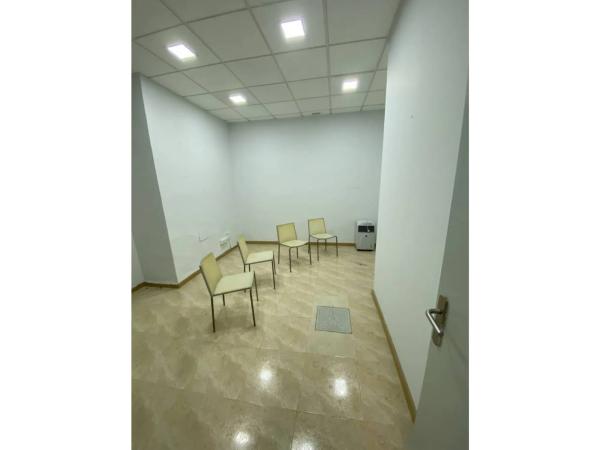 Local en plaza José Sala