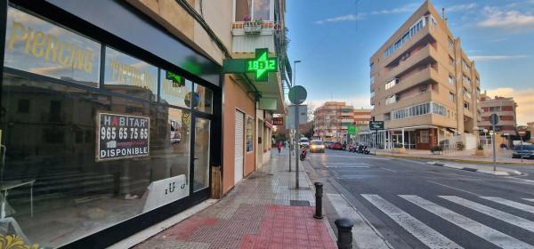 Local en avenida diagonal, 11