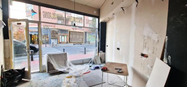 Local en avenida diagonal, 11