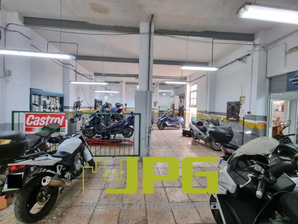 Local en mosen pedro mena