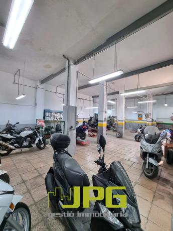 Local en mosen pedro mena