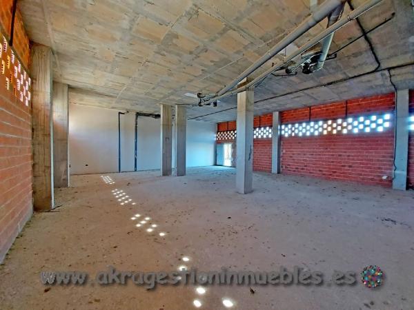 Local en avenida Comunitat d'Aragó