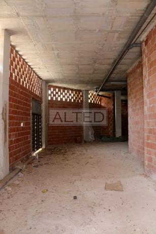 Local en plaza de la Iglesia, 10