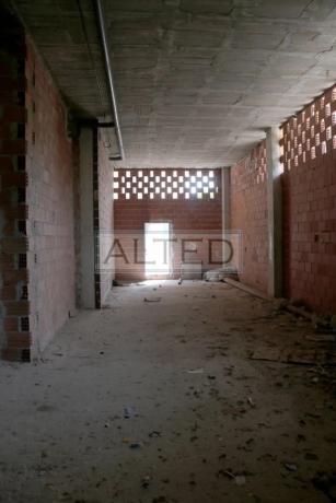 Local en plaza de la Iglesia, 10