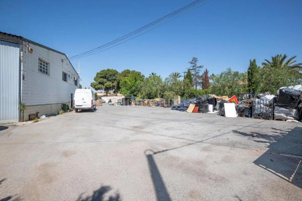 Nave en calle l'Avutarda