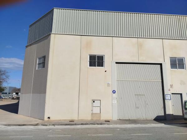 Nave en carretera Agost, 99