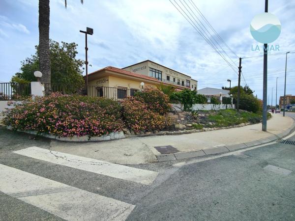 Local en avenida Ancha de Castelar