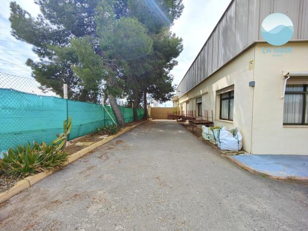 Local en avenida Ancha de Castelar