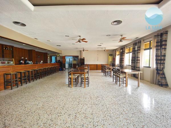 Local en avenida Ancha de Castelar