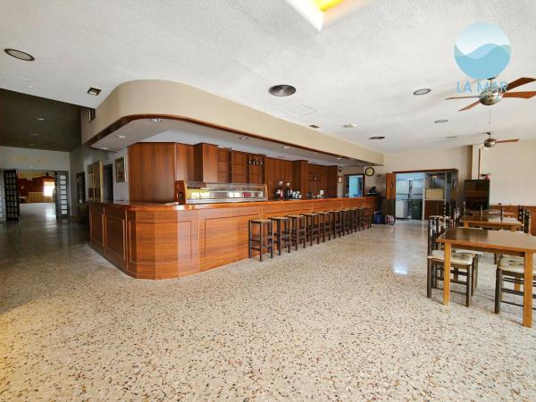 Local en avenida Ancha de Castelar