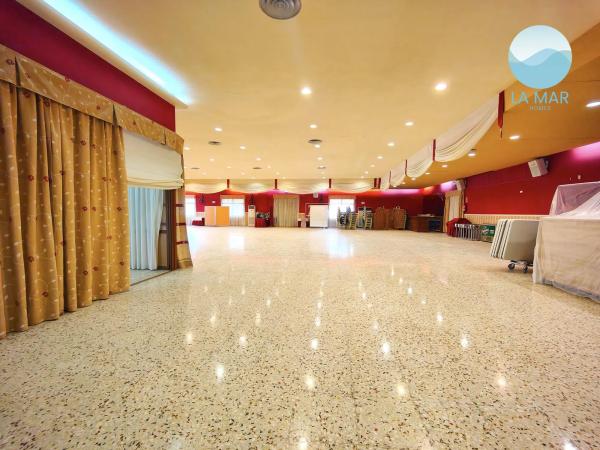 Local en avenida Ancha de Castelar