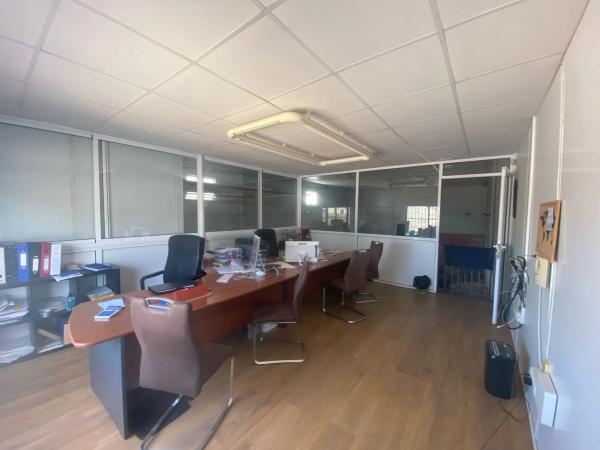 Nave en avenida de ĽIndústria, 1 b