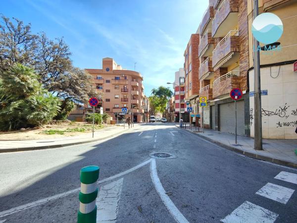 Local en calle Lillo Juan