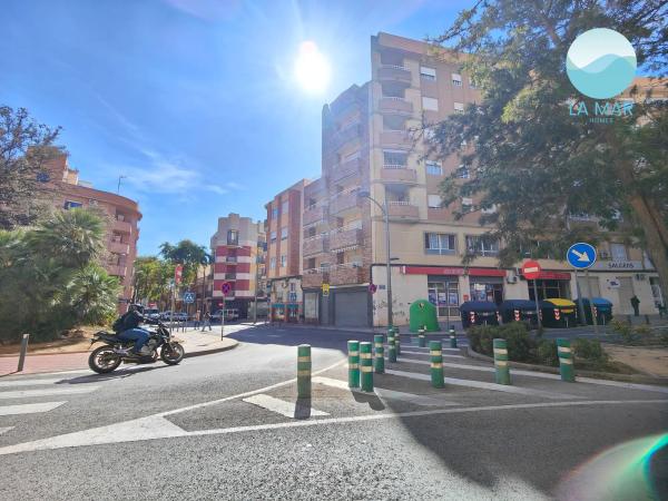 Local en calle Lillo Juan