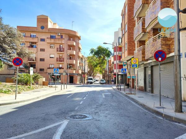 Local en calle Lillo Juan