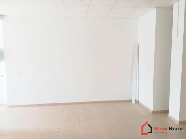 Local en calle la huerta s/n