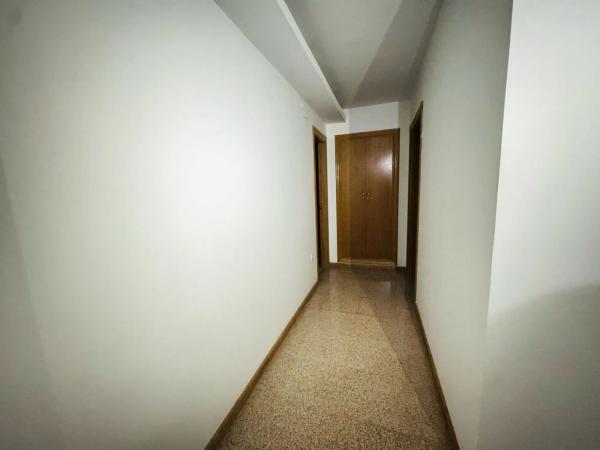 Local en avenida Ancha de Castelar