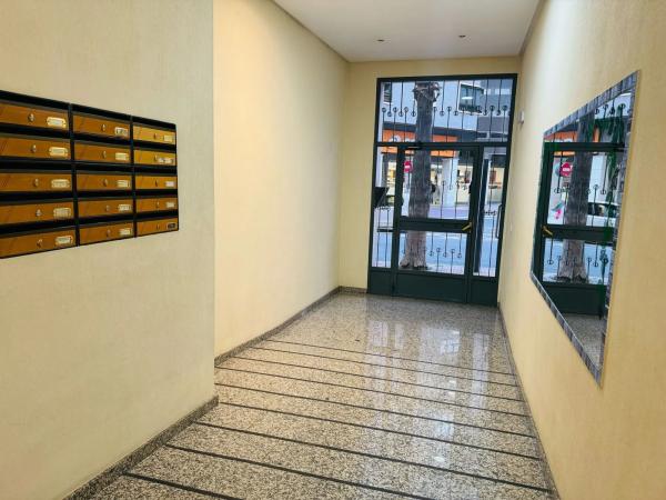 Local en avenida Ancha de Castelar