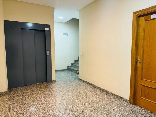 Local en avenida Ancha de Castelar