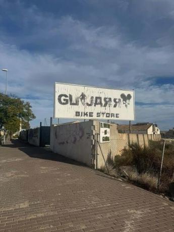 Nave en calle del Tenis