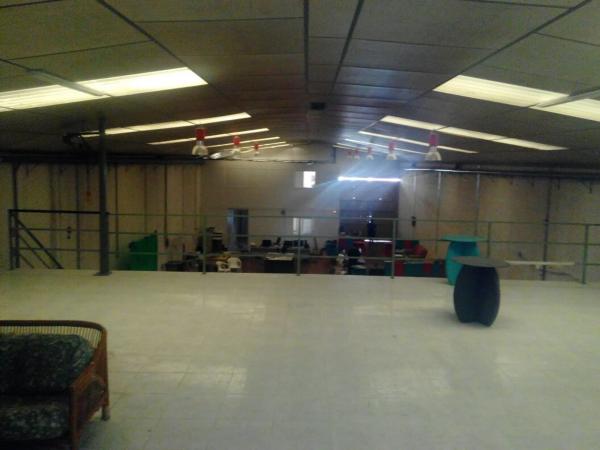 Nave en calle Azorín, 19