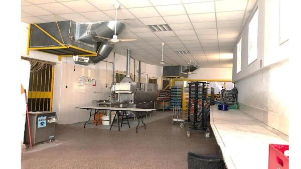 Local en carretera de Castalla