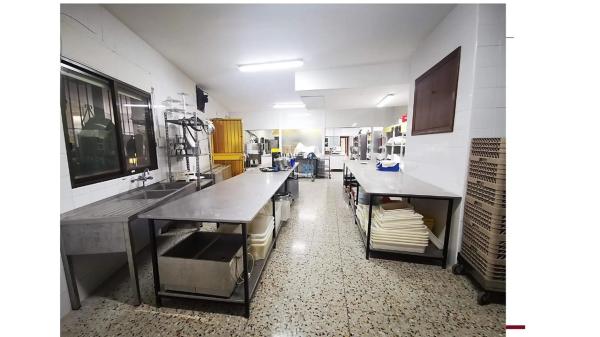 Local en carretera de Castalla