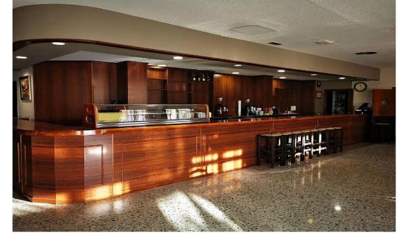 Local en carretera de Castalla