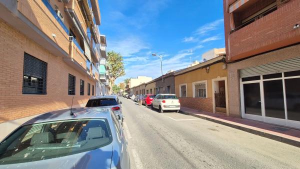 Local en calle Santiago, 57