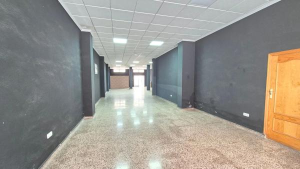 Local en calle Santiago, 57