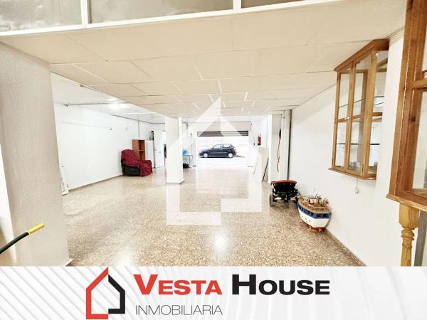 Local en calle Cura Francisco Maestre