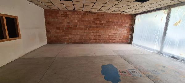 Local en calle la Huerta, 19