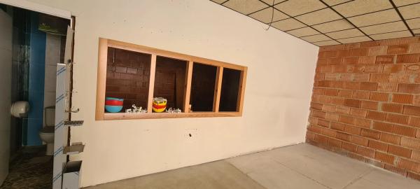 Local en calle la Huerta, 19