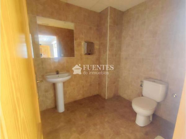 Local en calle Alcalde Mariano Beviá