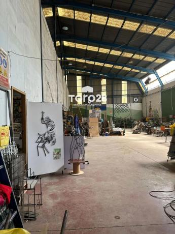 Nave en paseo la Estación, 8