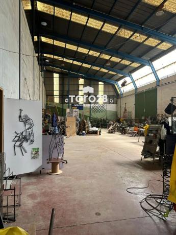 Nave en paseo la Estación, 8