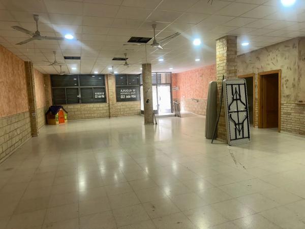 Local en calle Pardo Bazán s/n