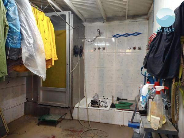 Nave en paseo la Estación, 8