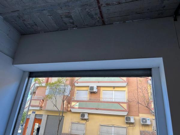 Local en calle Madrid, 18