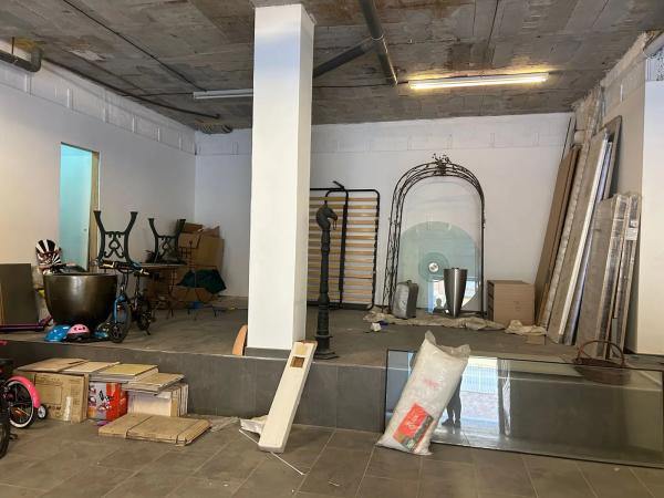 Local en calle Madrid, 18