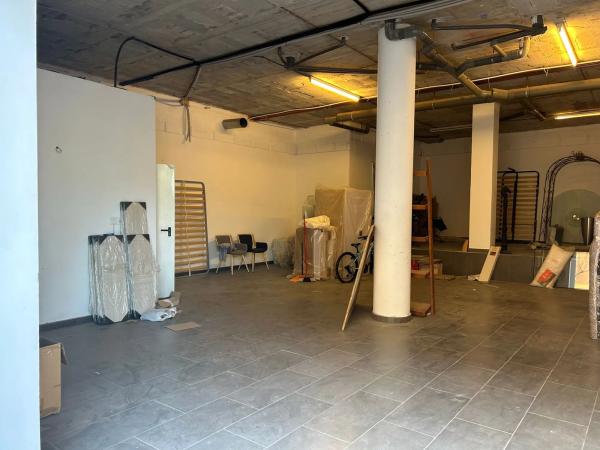 Local en calle Madrid, 18