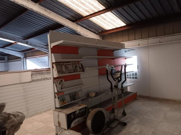 Nave en carretera de Agost, 97