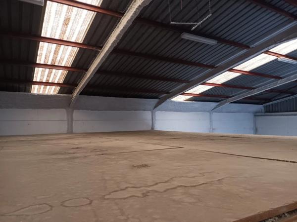 Nave en carretera de Agost, 97