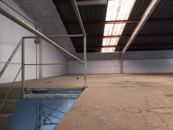 Nave en carretera de Agost, 97