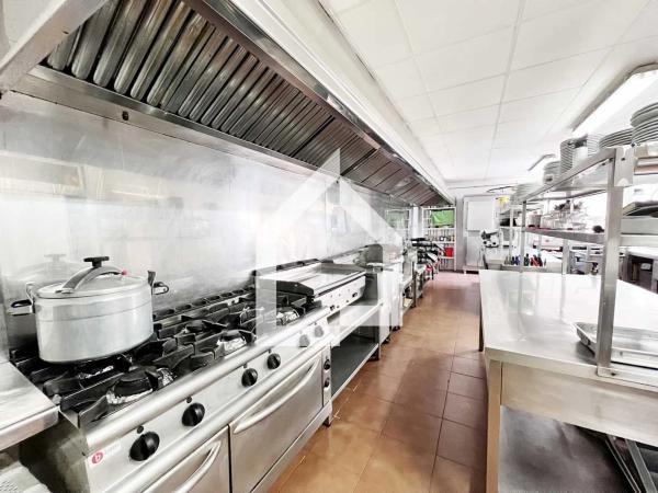 Nave en calle Pío Baroja