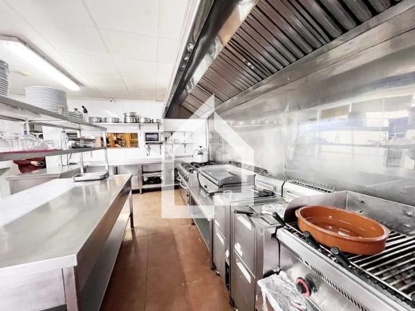 Nave en calle Pío Baroja