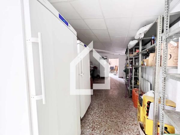 Nave en calle Pío Baroja