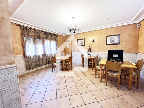 Nave en calle Pío Baroja